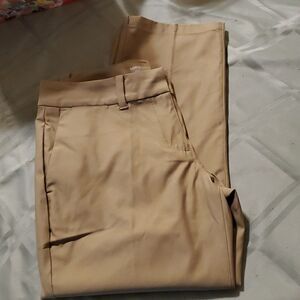 NIKE WOMAN CROPPED PANT BEIGE SIZE 6